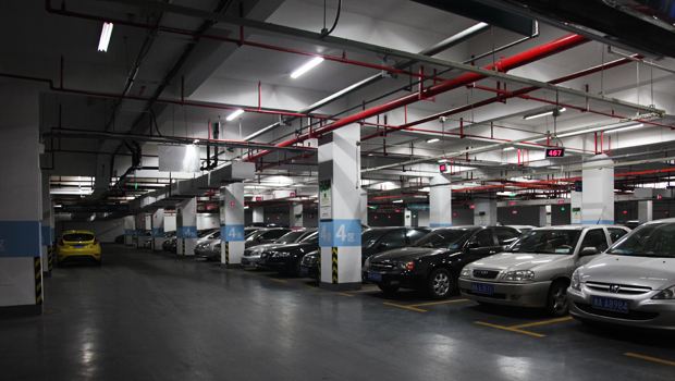 城市小區(qū)地下停車場的收費權(quán) 物業(yè)公司能否隨意定價？